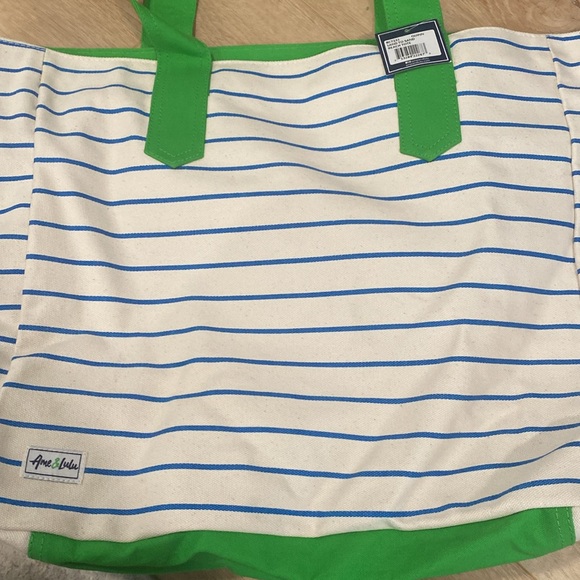 🆕Ame & Lulu Land to Sand Beach Tote. NWT - Picture 6 of 16